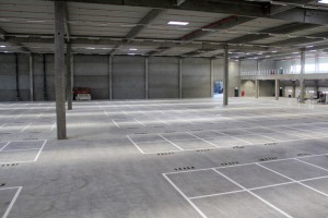 Hallenmarkierung / Stellplatzmarkierung auf einer Fläche von 45.000m² für reifen.com in Hildesheim