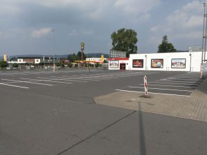 Parkplatzmarkierung für ein Einkaufszentrum in Bendorf / Rheinland-Pfalz